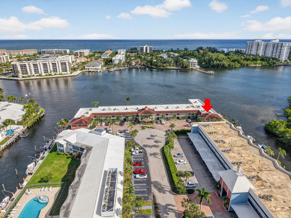 For Sale: $485,000 (1 beds, 1 baths, 899 Square Feet)