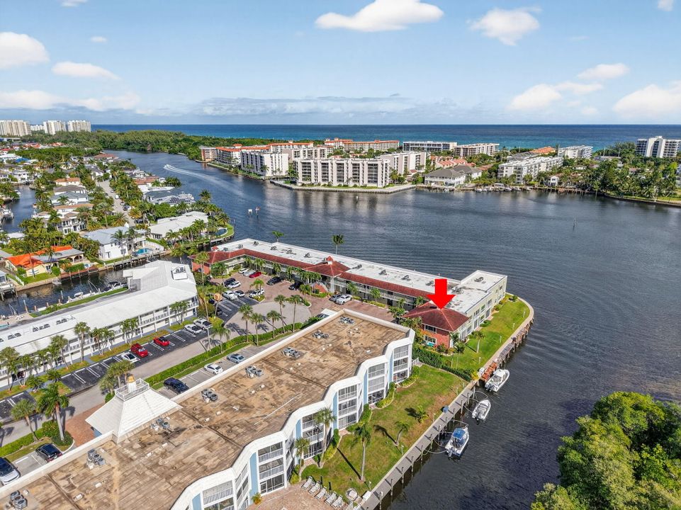 For Sale: $485,000 (1 beds, 1 baths, 899 Square Feet)