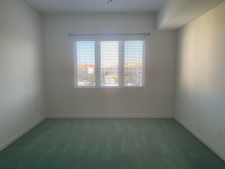 En Renta: $2,400 (2 camas, 2 baños, 1989 Pies cuadrados)