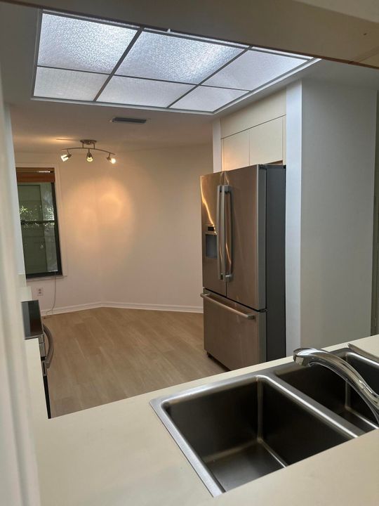 For Sale: $265,000 (2 beds, 2 baths, 1125 Square Feet)