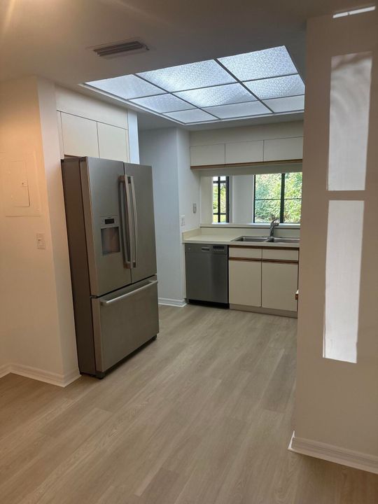 For Sale: $265,000 (2 beds, 2 baths, 1125 Square Feet)