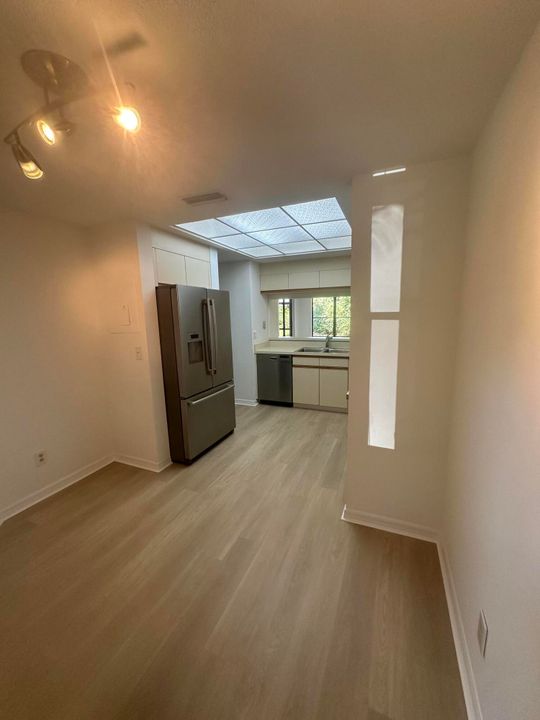 For Sale: $265,000 (2 beds, 2 baths, 1125 Square Feet)