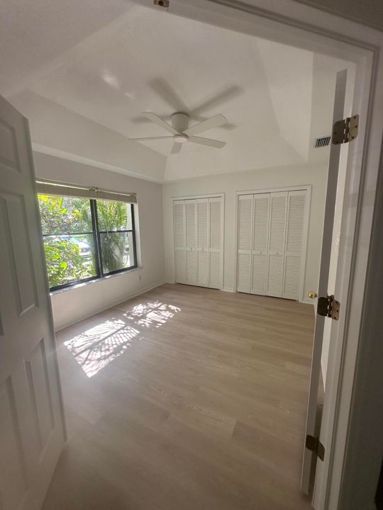 For Sale: $265,000 (2 beds, 2 baths, 1125 Square Feet)