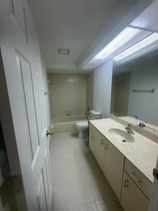 For Sale: $265,000 (2 beds, 2 baths, 1125 Square Feet)