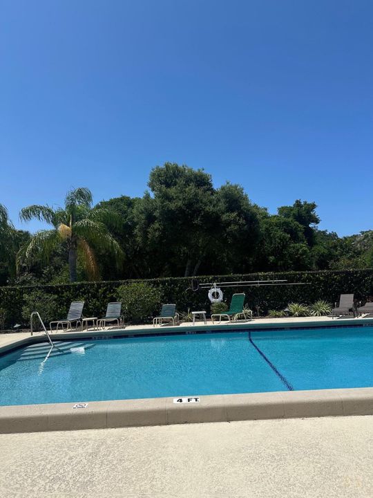 For Sale: $265,000 (2 beds, 2 baths, 1125 Square Feet)