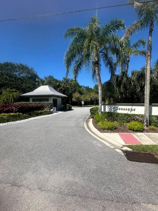 For Sale: $265,000 (2 beds, 2 baths, 1125 Square Feet)