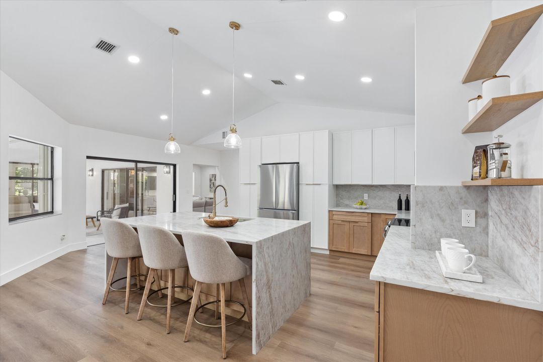 待售: $997,500 (5 贝兹, 3 浴室, 2530 平方英尺)