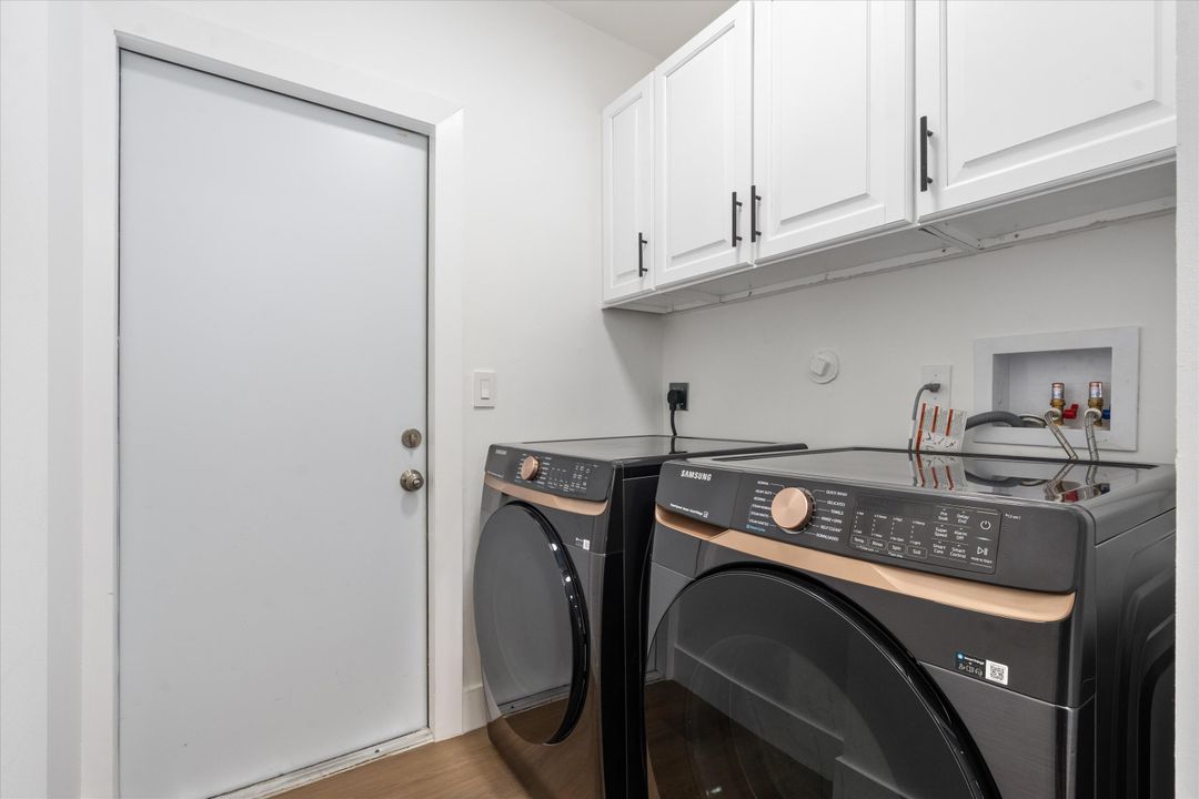 待售: $997,500 (5 贝兹, 3 浴室, 2530 平方英尺)