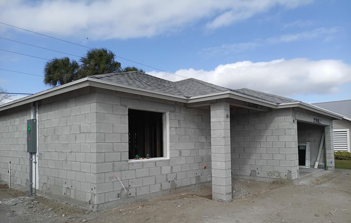 For Sale: $329,900 (2 beds, 2 baths, 1148 Square Feet)