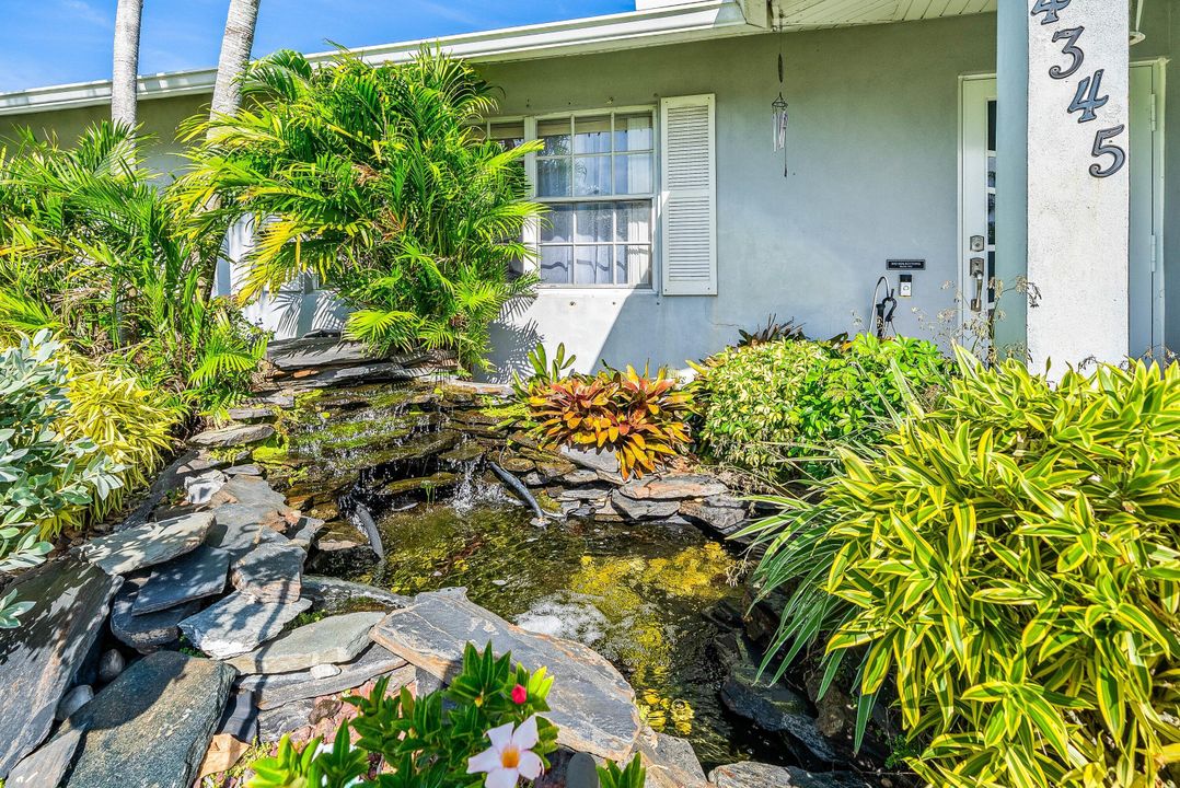 Active With Contract: $599,000 (3 beds, 2 baths, 1693 Square Feet)