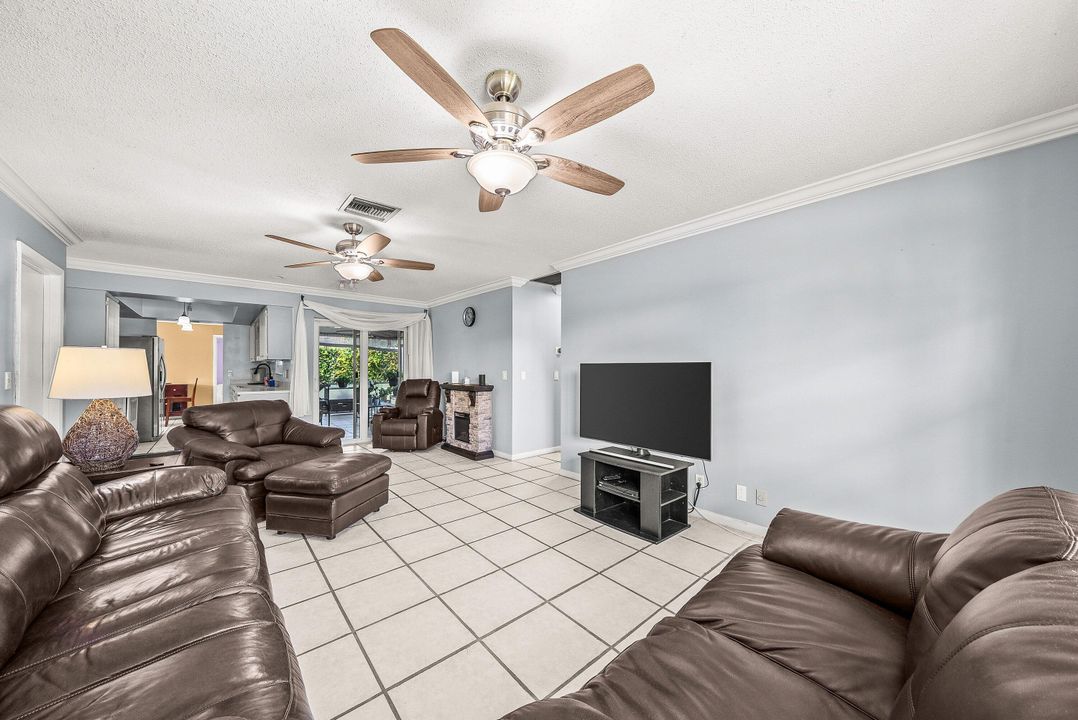 Active With Contract: $599,000 (3 beds, 2 baths, 1693 Square Feet)