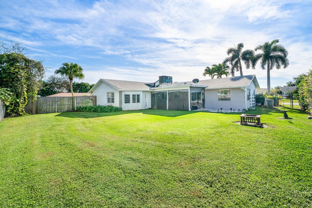 Active With Contract: $599,000 (3 beds, 2 baths, 1693 Square Feet)