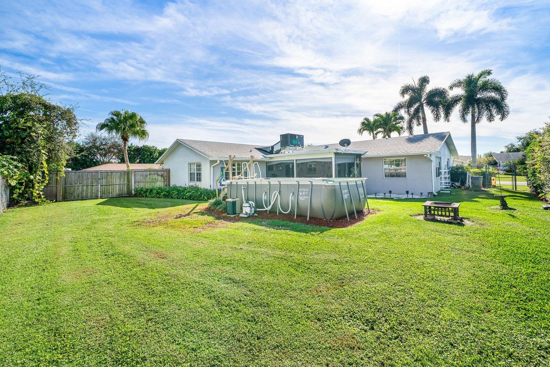 Active With Contract: $599,000 (3 beds, 2 baths, 1693 Square Feet)