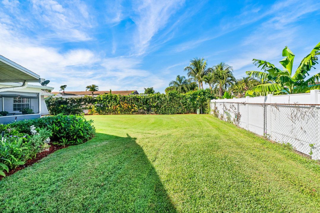 Active With Contract: $599,000 (3 beds, 2 baths, 1693 Square Feet)