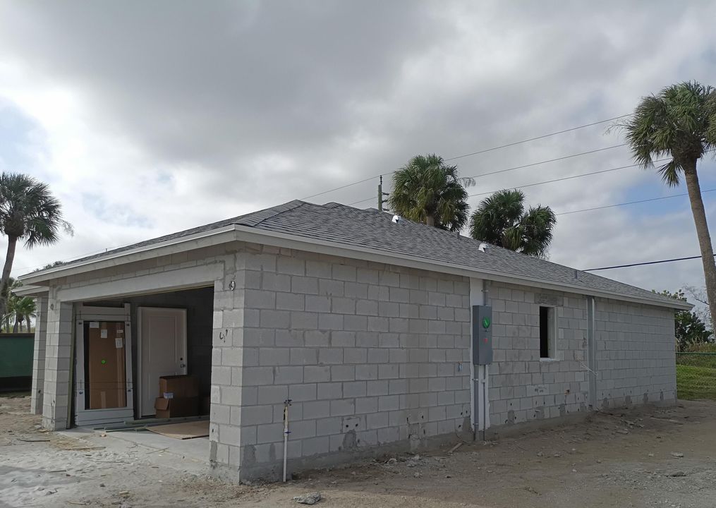 For Sale: $329,900 (2 beds, 2 baths, 1148 Square Feet)