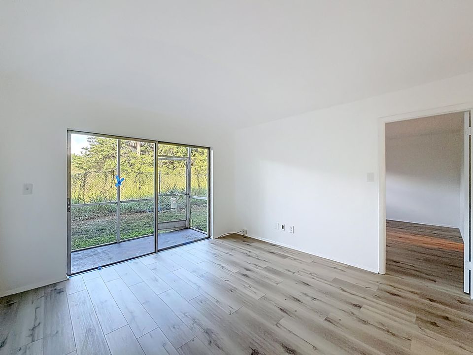 На продажу: $195,000 (2 спален, 2 ванн, 870 Квадратных фут)