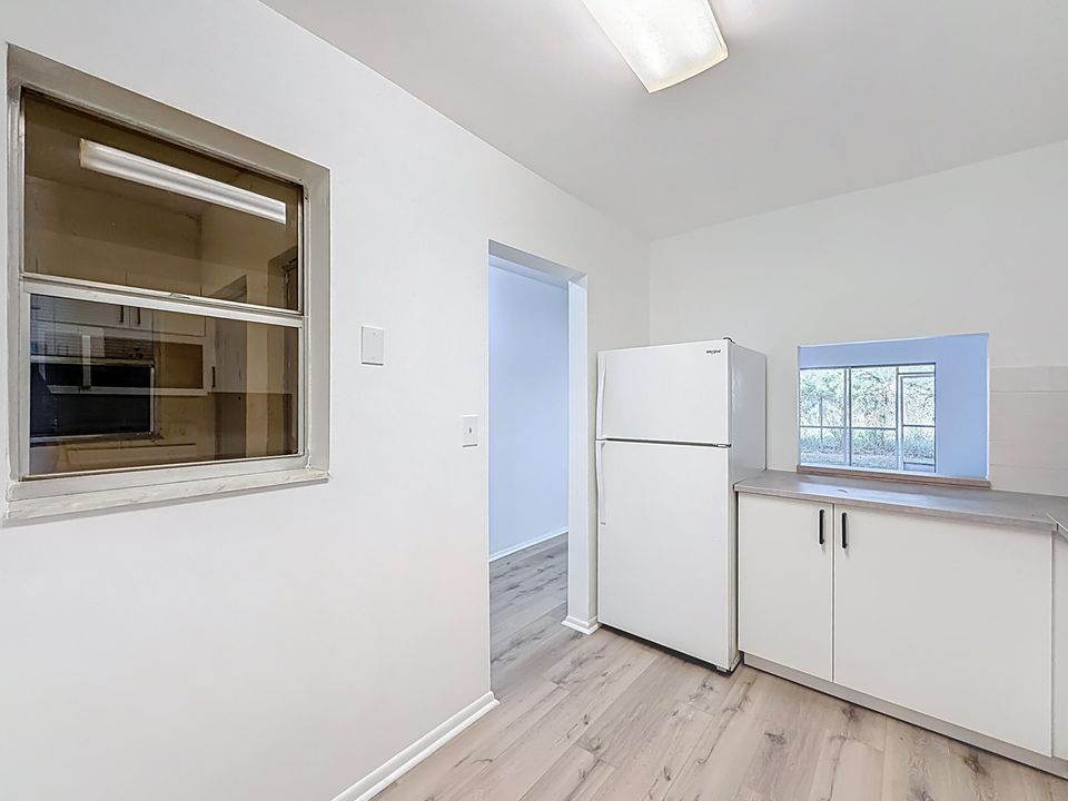 На продажу: $195,000 (2 спален, 2 ванн, 870 Квадратных фут)