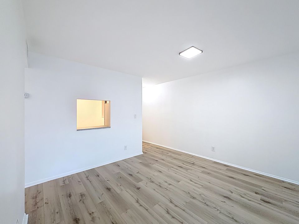 На продажу: $195,000 (2 спален, 2 ванн, 870 Квадратных фут)