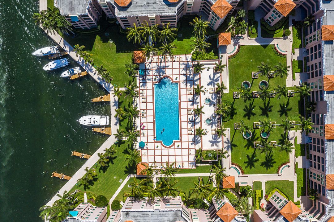 На продажу: $999,000 (2 спален, 2 ванн, 1630 Квадратных фут)