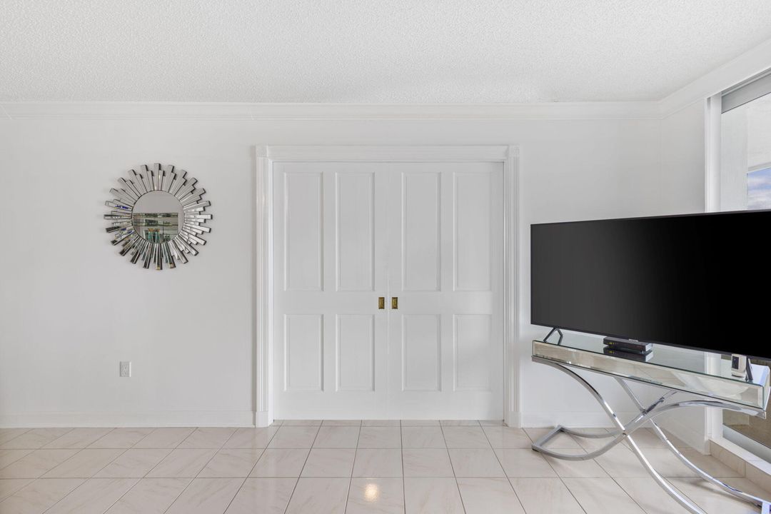 For Rent: $8,500 (2 beds, 2 baths, 1592 Square Feet)