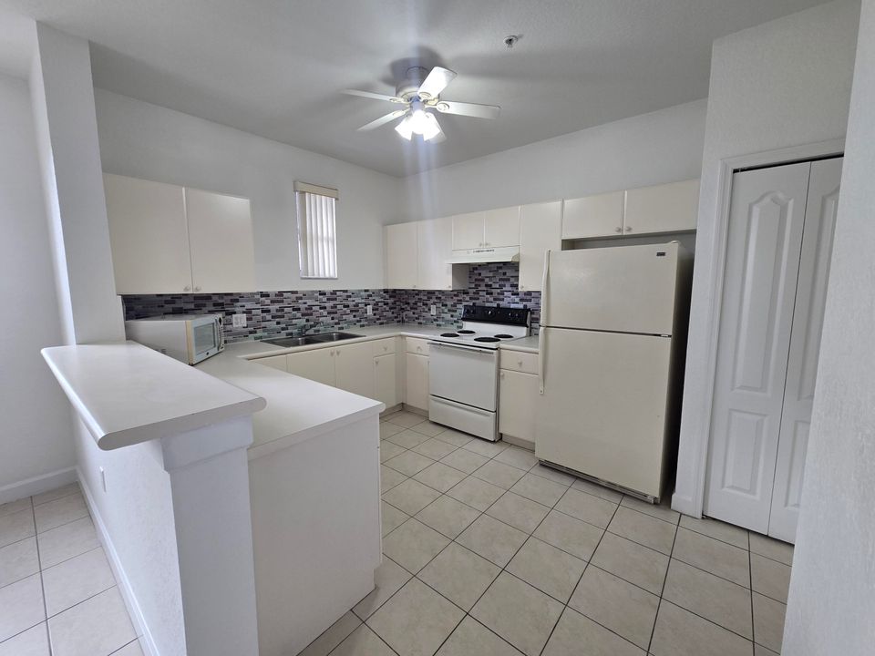For Sale: $239,900 (3 beds, 2 baths, 1457 Square Feet)