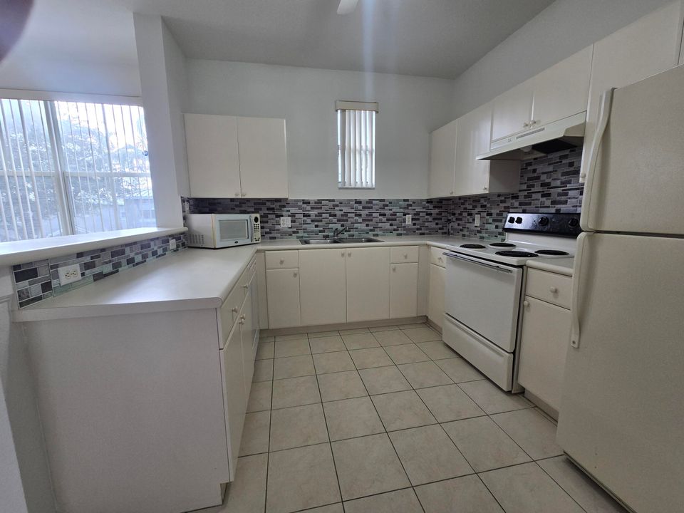 For Sale: $239,900 (3 beds, 2 baths, 1457 Square Feet)