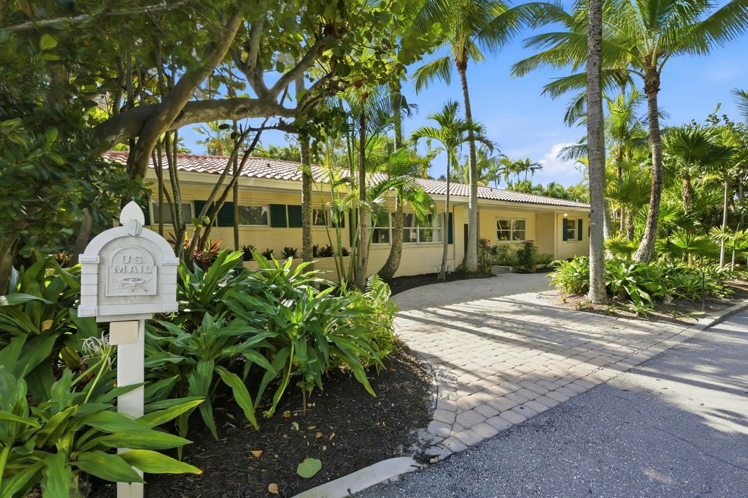 待售: $9,295,000 (4 贝兹, 3 浴室, 2688 平方英尺)