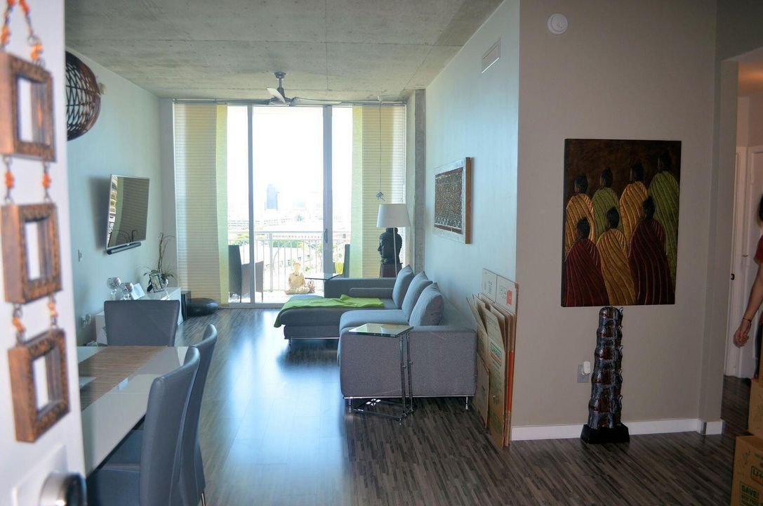 For Rent: $3,150 (2 beds, 2 baths, 1083 Square Feet)