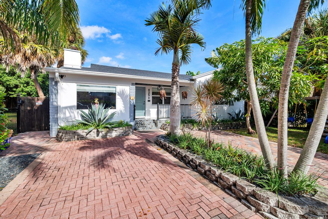 En Venta: $1,550,000 (4 camas, 3 baños, 1945 Pies cuadrados)