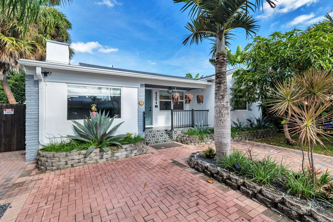 En Venta: $1,550,000 (4 camas, 3 baños, 1945 Pies cuadrados)