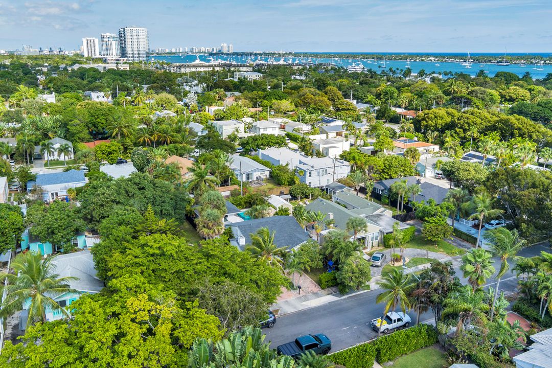 En Venta: $1,550,000 (4 camas, 3 baños, 1945 Pies cuadrados)