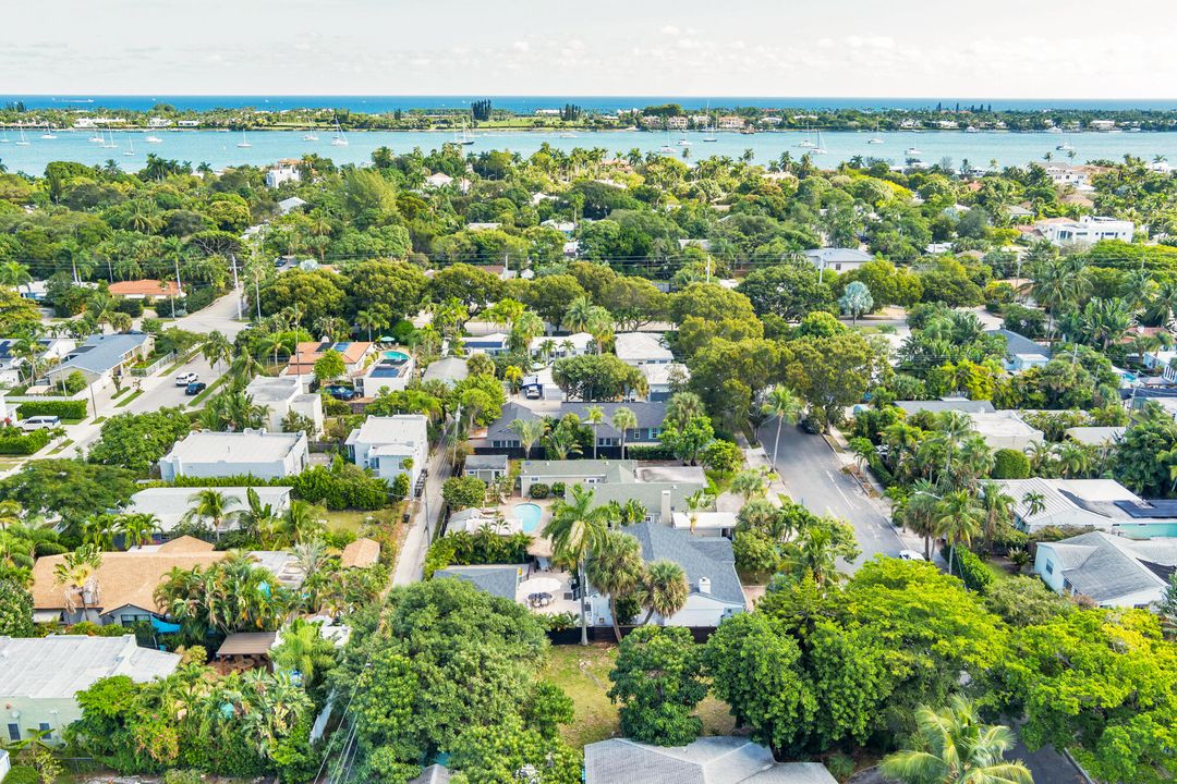 En Venta: $1,550,000 (4 camas, 3 baños, 1945 Pies cuadrados)