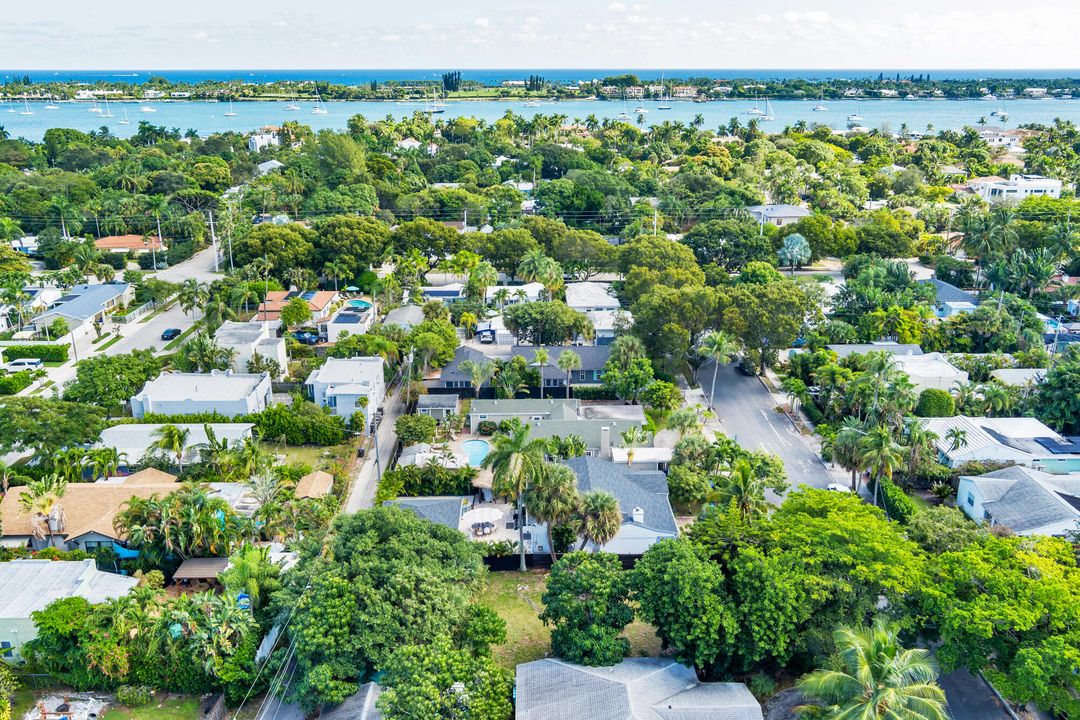 En Venta: $1,550,000 (4 camas, 3 baños, 1945 Pies cuadrados)