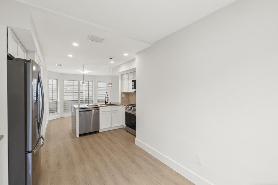 For Sale: $575,000 (3 beds, 2 baths, 1582 Square Feet)