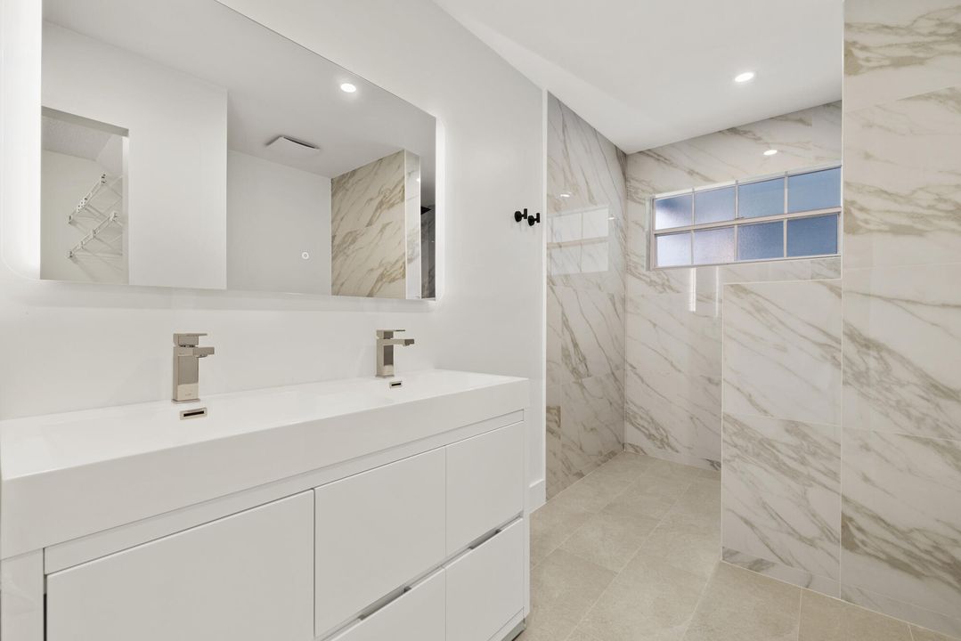 For Sale: $575,000 (3 beds, 2 baths, 1582 Square Feet)