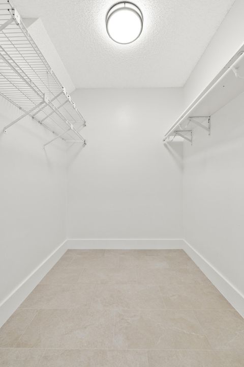 For Sale: $575,000 (3 beds, 2 baths, 1582 Square Feet)