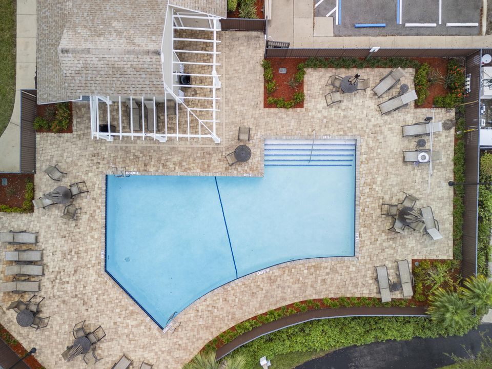 For Sale: $575,000 (3 beds, 2 baths, 1582 Square Feet)