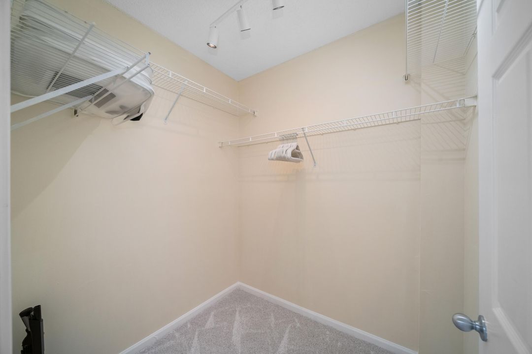 出租: $6,000 (2 贝兹, 2 浴室, 1120 平方英尺)