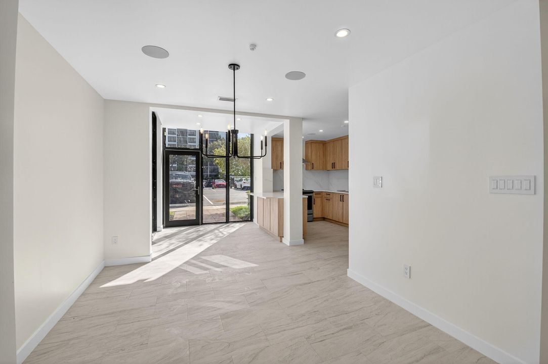 На продажу: $649,000 (2 спален, 2 ванн, 1255 Квадратных фут)