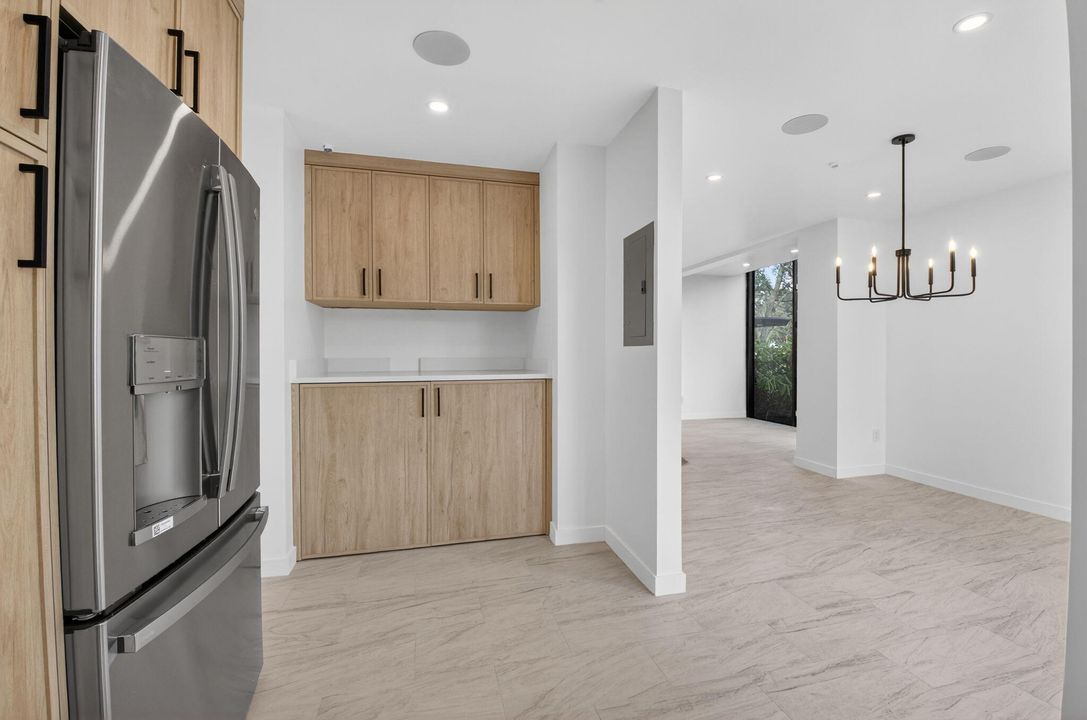 На продажу: $649,000 (2 спален, 2 ванн, 1255 Квадратных фут)