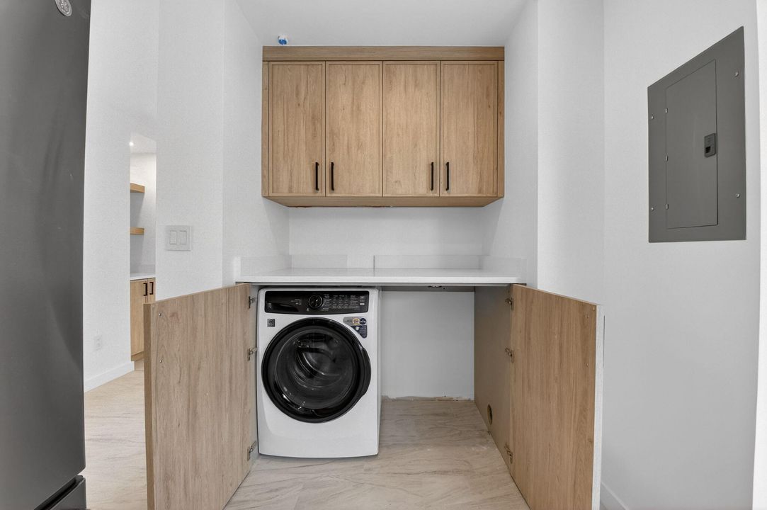 На продажу: $649,000 (2 спален, 2 ванн, 1255 Квадратных фут)