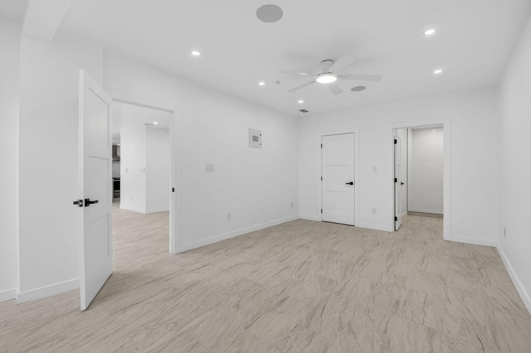 На продажу: $649,000 (2 спален, 2 ванн, 1255 Квадратных фут)