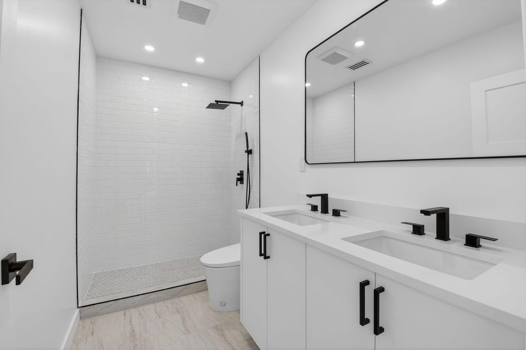 На продажу: $649,000 (2 спален, 2 ванн, 1255 Квадратных фут)