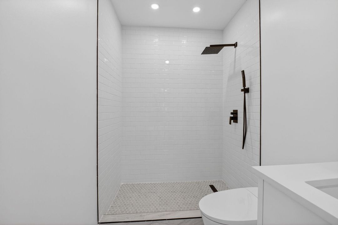 На продажу: $649,000 (2 спален, 2 ванн, 1255 Квадратных фут)