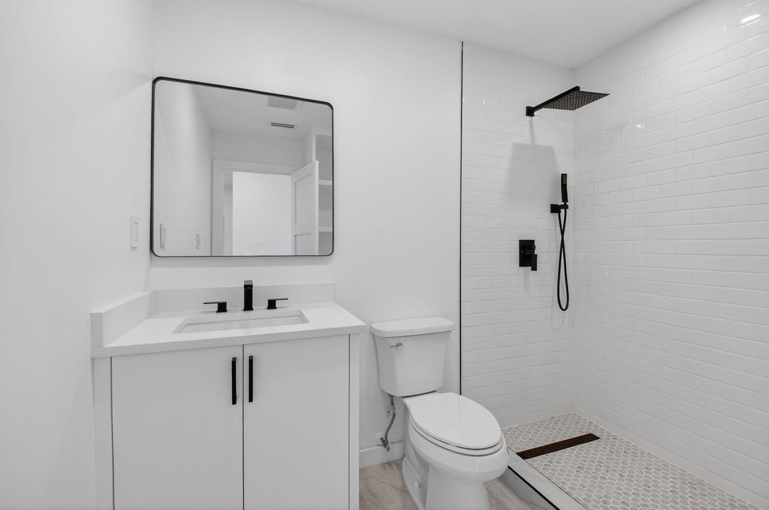 На продажу: $649,000 (2 спален, 2 ванн, 1255 Квадратных фут)