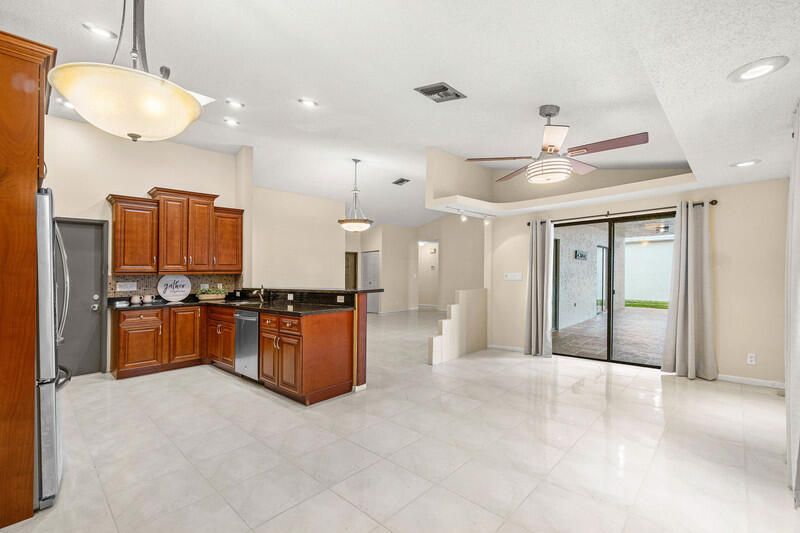 For Rent: $3,900 (3 beds, 2 baths, 1773 Square Feet)