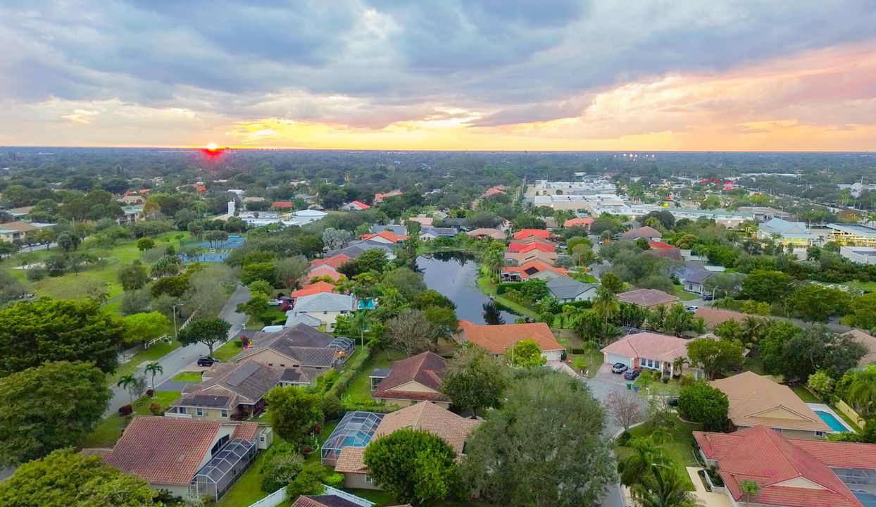 待售: $650,000 (3 贝兹, 2 浴室, 2178 平方英尺)