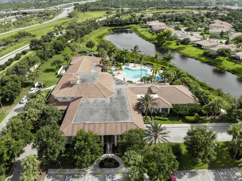 En Venta: $599,999 (3 camas, 2 baños, 2296 Pies cuadrados)