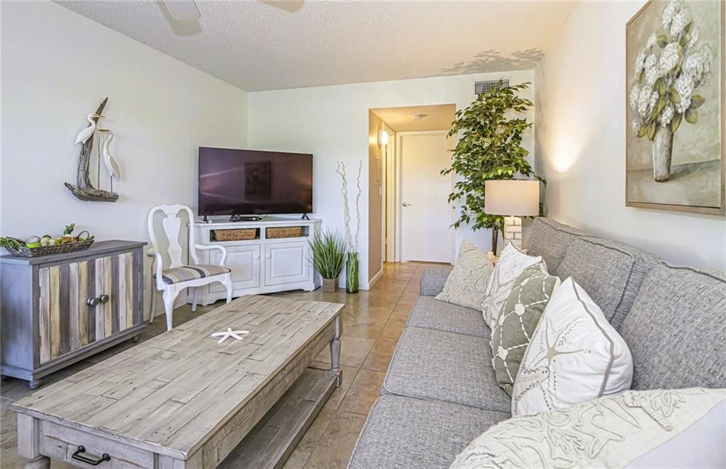 出租: $1,500 (1 贝兹, 1 浴室, 813 平方英尺)