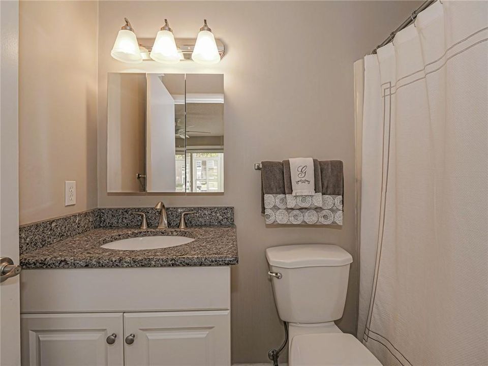 出租: $1,500 (1 贝兹, 1 浴室, 813 平方英尺)